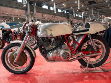 Piacenza, İtalya, 2026, Şubat, 9, klasik bisiklet fuarı, Vincent 1000