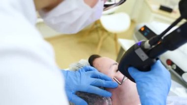 Kısmi karbondioksit lazeriyle yüz gençleştirme.