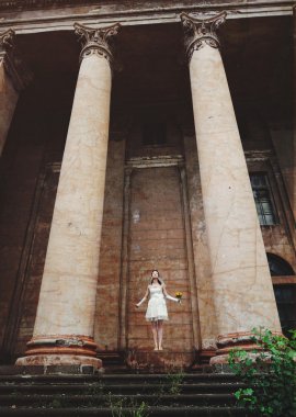 gelin el buketi ile havalanır