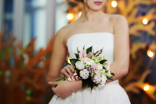 結婚式の花束を持っている花嫁 — ストック写真