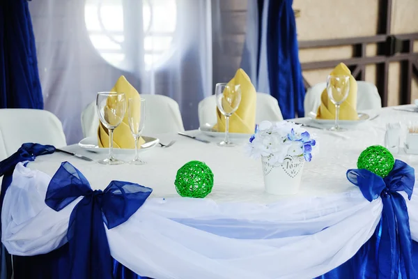 Decoração de mesa de casamento em azul — Fotografia de Stock