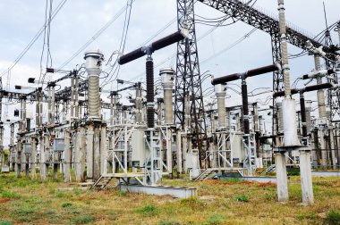 güç transformatörü. Açık Şalt cihazı gücü