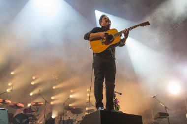 Las Vegas, NV / USA - 9 / 23 / 16: Mumford and Sons 'tan Marcus Mumford Las Vegas, NV' de Life Is Beautiful Music and Art Festival 'de sahne aldı. Grammy ve Billboard Müzik Ödülleri kazandılar.. 