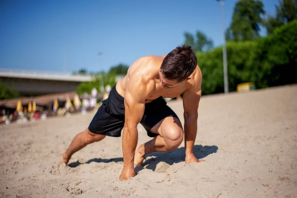 Spor Atletizm Erkek Egzersizi Sahilde Açık Havada Antrenman Spor Spor — Stok fotoğraf