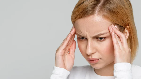 Ataque Ansiedad Tensión Nerviosa Concepto Dolor Temporal Pulsátil Primer Plano — Foto de Stock