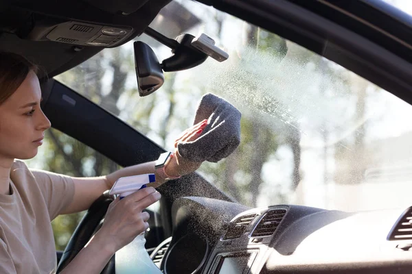 Closeup Woman Driver Cleansing Car Windshield Spray Wipes Microfiber Dust — 스톡 사진