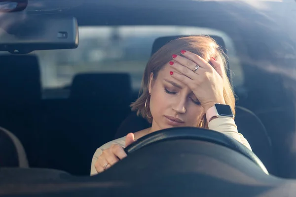 우울증에 운전자는 직장을 감정적으로 기진맥진 상태가 — 스톡 사진