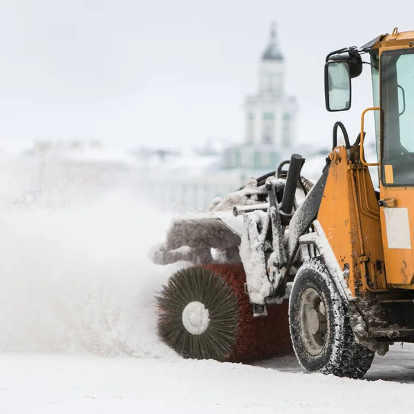 Samochód Ciężarowy Pług Śnieżny Usuwanie Śniegu Śnieżycy Burzy Śnieżnej Ruchu — Zdjęcie stockowe