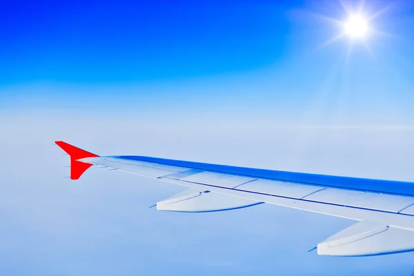 Πτέρυγα Αεροσκαφών Υψόμετρο Κατά Διάρκεια Της Πτήσης Φως Του Ήλιου — Φωτογραφία Αρχείου