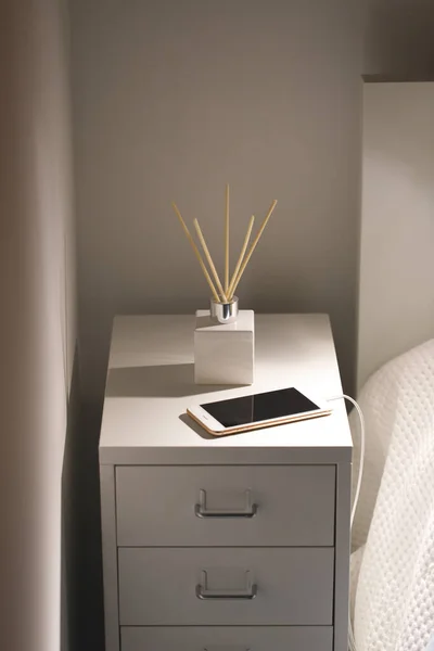 Aromatic Reed Air Freshener Smartphone Charge Bedside Table Night Home — стоковое фото