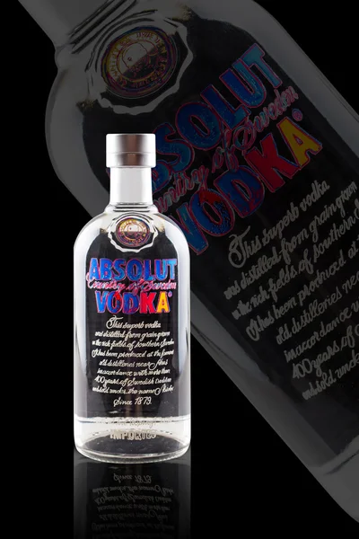 Fles van Zweedse wodka Absolut, andy warhol versie. — Stockfoto