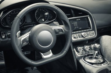 Otomobilin iç detay fotoğraf