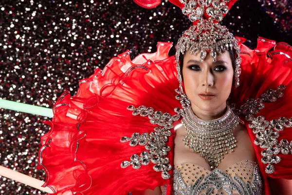 Medio Cuerpo Retrato Mujer Transgénero Asiática Carnaval Cabaret Elegante Vestido —  Fotos de Stock