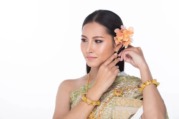 아름다운 아시아인 여인이 의상을 드레스에 아이템 복제품 — 스톡 사진
