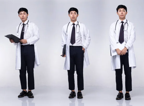 청진기가 작업복을 아시아 의사의 복제품 — 스톡 사진