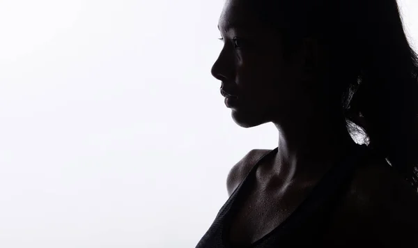 Egzersiz Yüzünden Terleyen Boyun Göğsünde Ter Olan Genç Fitness Kadını — Stok fotoğraf