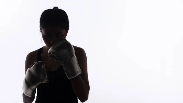 Σιλουέτα Λεπτό Σώμα Του Young Fitness Woman Γροθιά Πυγμαχία Γάντια — Φωτογραφία Αρχείου