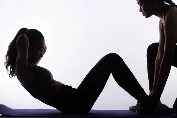 Silhouette Schlanken Körper Von Zwei Young Fitness Women Sitzen Auf — Stockfoto