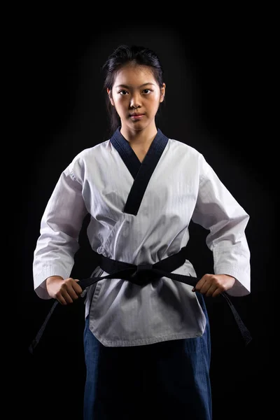 Mistrz Black Belt Taekwondo Karate Dziewczyna Która Jest Narodowym Sportowcem — Zdjęcie stockowe