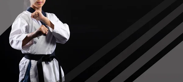 Мастер Черный Пояс Taekwondo Девочка Каратистка Которая Является Национальным Спортсменом — стоковое фото