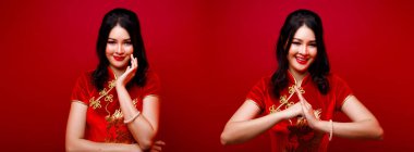 Moda güzeli kadının uzun düz siyah saçları vardır. Kameraya bakar ve kutlama yapar. Asyalı kızın portresi kırmızı arkaplan üzerine kırmızı Çin elbisesi giyer.