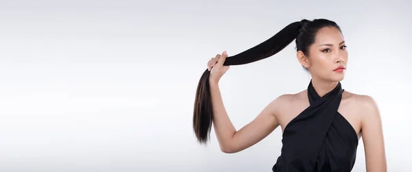 Pół Ciała Portret 20S Azji Kobieta Długie Proste Czarne Włosy — Zdjęcie stockowe