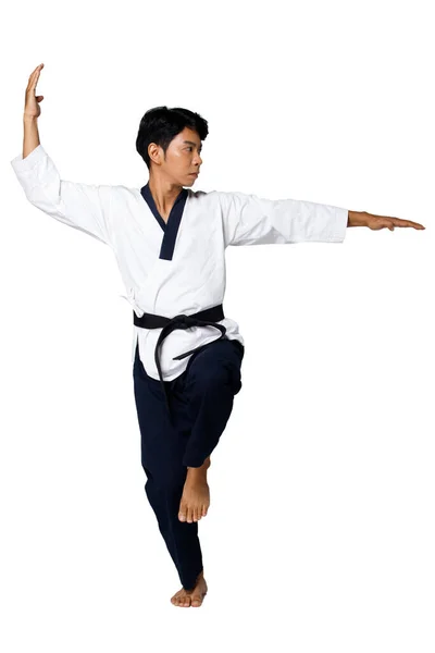 Master Olahraga Taekwondo Praktek Poses Karate Instruktur Mengenakan Seragam Tradisional — Stok Foto
