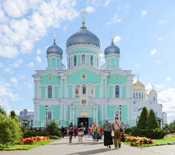 Catedral da Santíssima Trindade Seraphim-Diveevo nunnery, Rússia — Fotografia de Stock
