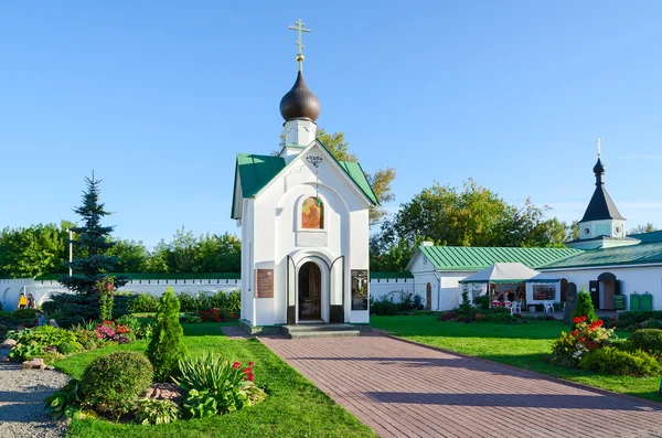Kapel van St. George zegevierend in Heilige Transfiguratie klooster, Moerom, Rusland — Stockfoto