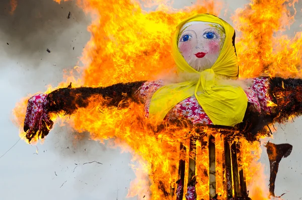 Yanma Shrovetide doldurulmuş