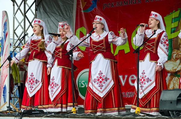 Esecuzione di collettivo corale creativo, Gomel, Belarus — Foto Stock