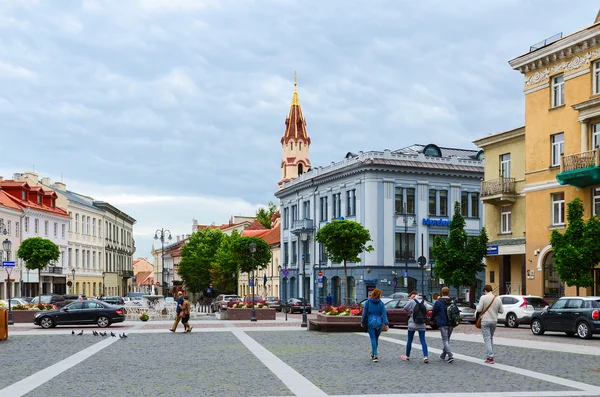 Calle Didzioji en el casco antiguo de Vilna, Lituania — Foto de Stock