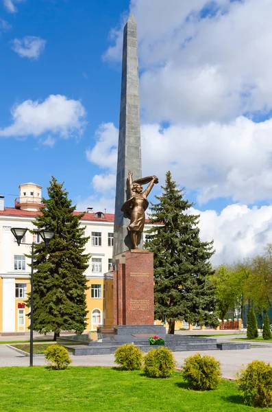 Monument to members of Komsomol - underground fighters, Gomel, Belarus — Stock Photo, Image