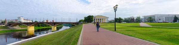 Vue panoramique du pont Kirovsky et de la place du Millénaire, Vitebsk — Photo