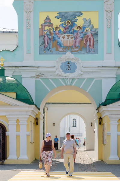 Вход в Свято-Троицкий Ипатьевский монастырь, Кострома, Россия — стоковое фото