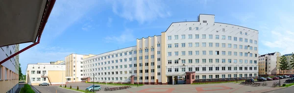 Vitebská státní lékařská univerzita a studentská noclehárna Vitebsk, Bělorusko — Stock fotografie