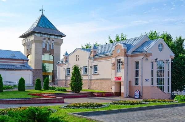 Dukhovskoi Kruglik och utställningshallen Vitebsk centrum för samtida konst, Vitryssland — Stockfoto