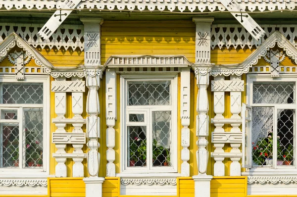 Фрагмент фасада музея городской жизни, Углич, Россия — стоковое фото