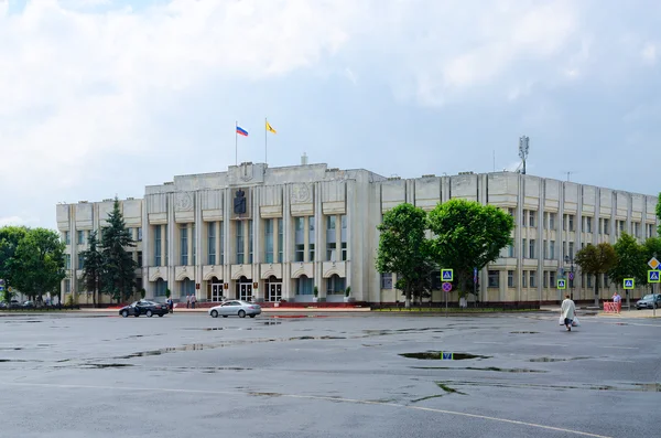 Administratief gebouw op Sovetskaya plein, Yaroslavl, Rusland — Stockfoto