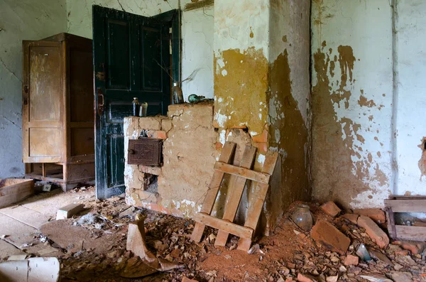 Verwoesting Gebouwen Van Voormalig Veterinair Laboratorium Het Hervestigde Dorp Pogonnoye — Stockfoto