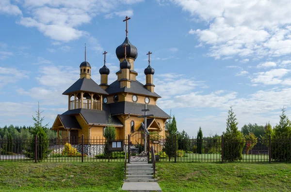 Belarús, Dudutki. Iglesia del Santo Profeta Juan el Bautista — Foto de Stock