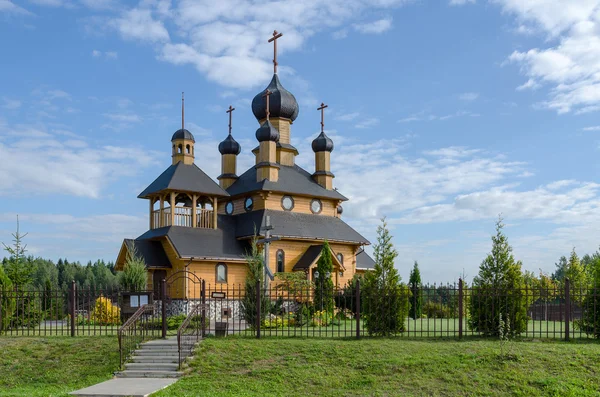 Wit-Rusland, dudutki. Kerk van de Heilige Helderziende Johannes de Doper — Stockfoto