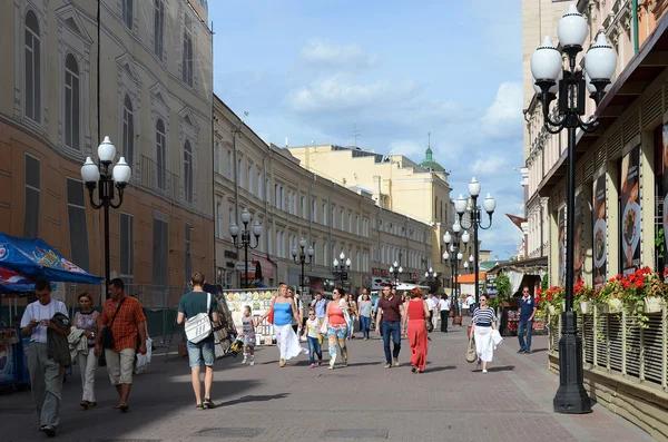 Walks on the Old Arbat in Moscow — Stock Photo, Image