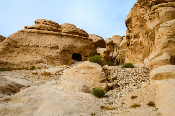 Jordan、ペトラ、岩の峡谷への道上 — ストック写真