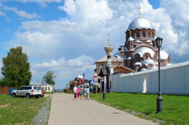 Svijazhsk. TROİTSKAYA Sokağı. Our Lady Al sevinci Katedrali