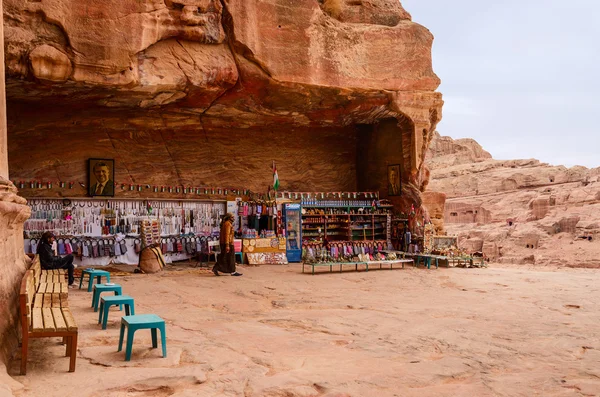 Jordan, Petra, a gift shop near the royal tombs — Stock Photo, Image