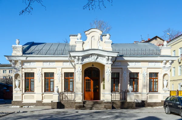 Дом гражданских церемоний на ул. Ирынинская, Гомель, Беларусь — стоковое фото
