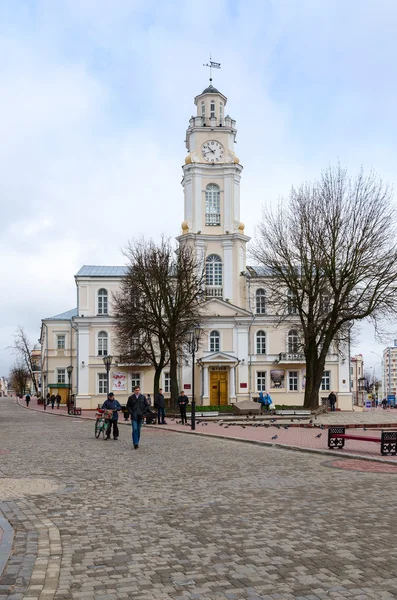 Câmara Municipal na rua Suvorova em Vitebsk, Bielorrússia — Fotografia de Stock