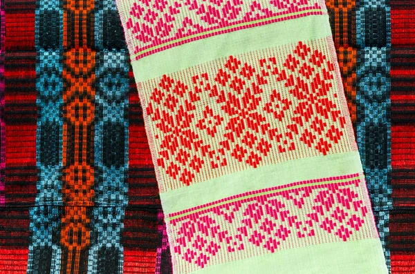 Vitryska handduk med en klassiska geometriska mönster — Stockfoto