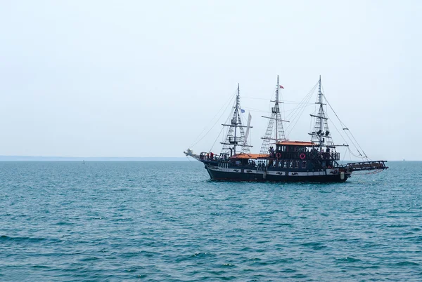 Barco de placer en el mar — Foto de Stock